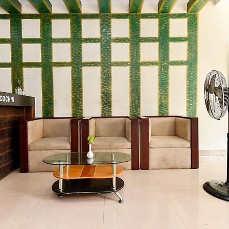 Metro Kochin Business Hotel Εξωτερικό φωτογραφία
