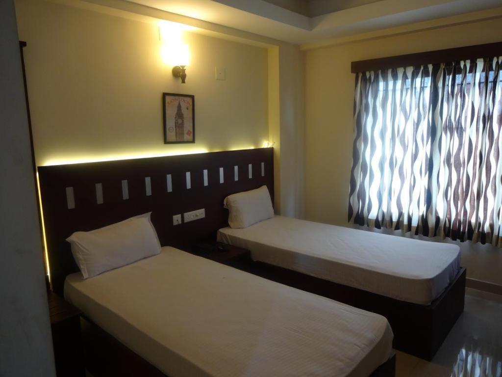 Metro Kochin Business Hotel Εξωτερικό φωτογραφία