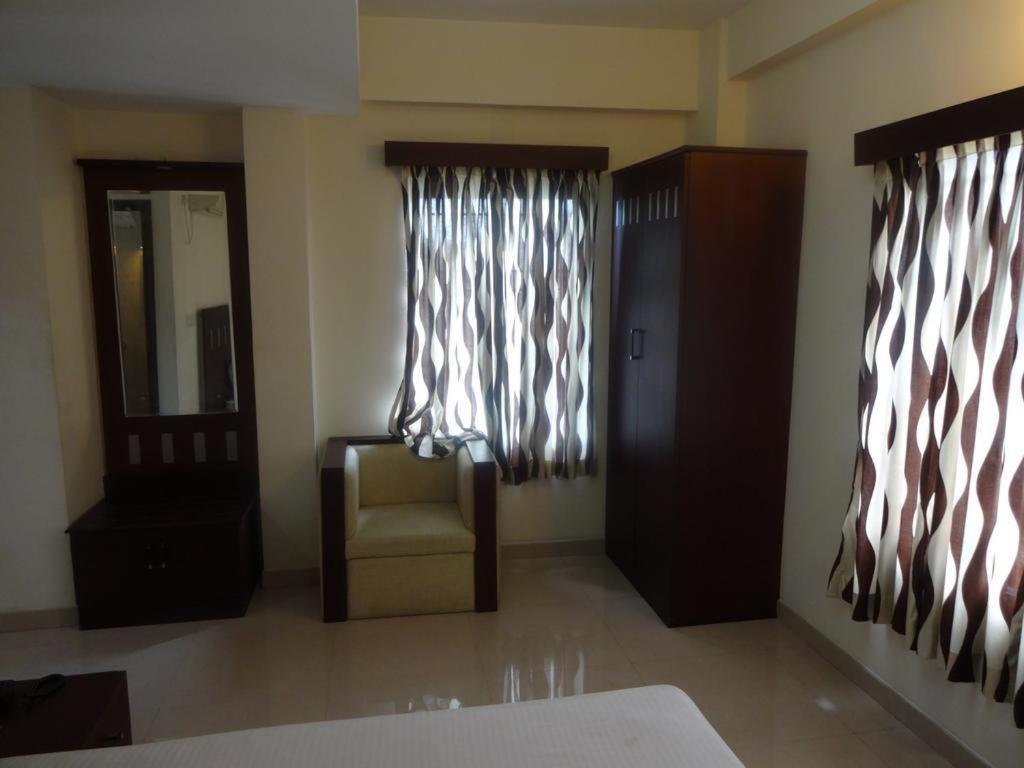 Metro Kochin Business Hotel Εξωτερικό φωτογραφία