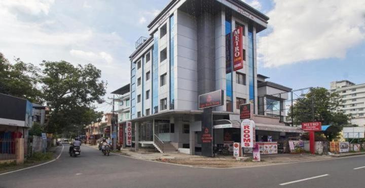 Metro Kochin Business Hotel Εξωτερικό φωτογραφία