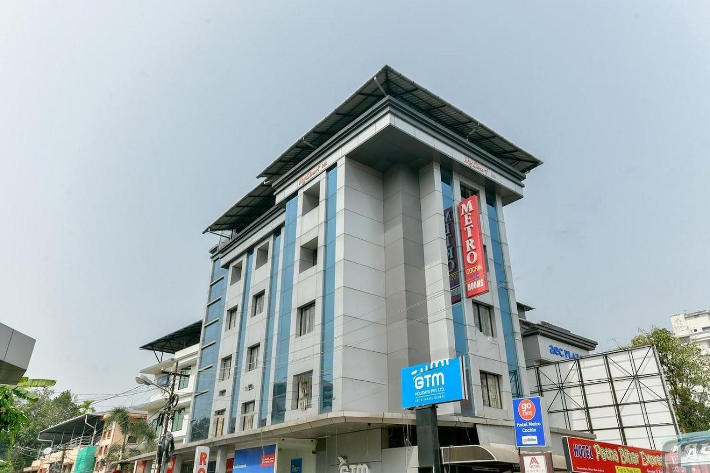 Metro Kochin Business Hotel Εξωτερικό φωτογραφία